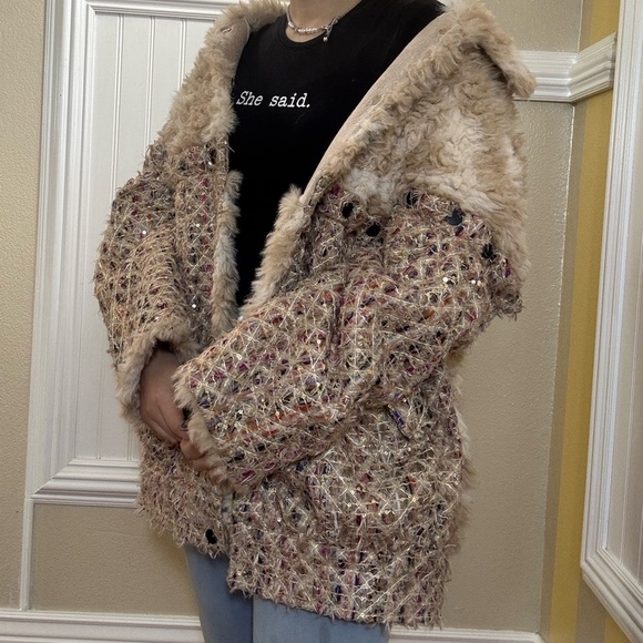 Women's Beige and Brown Textured Coat - Picture 7 of 10